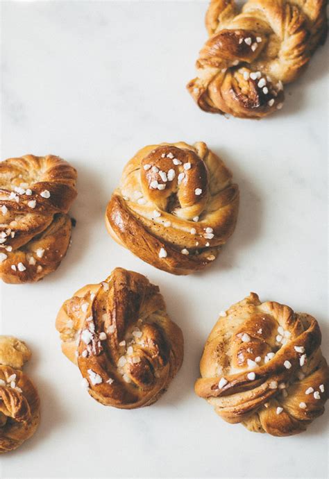 swedish-cinnamon-buns-kanelbullar-pretty-simple image
