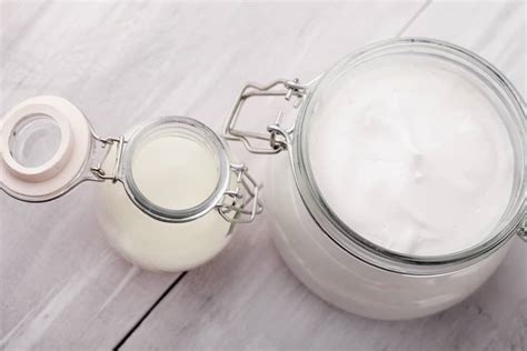 10-homemade-diy-natural-shampoo-recipes-w-non image