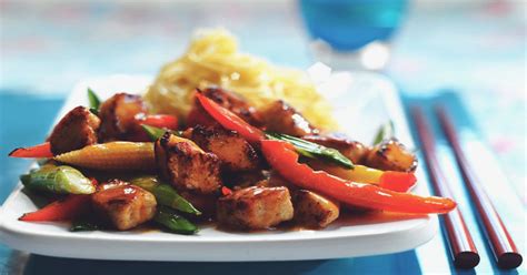 quorn-meat-free-pieces-in-sweet-sour-stir-fry image
