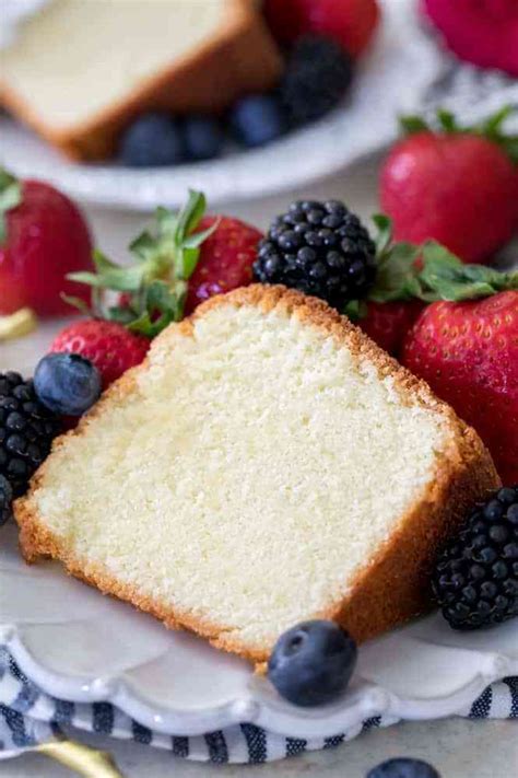 supremely-delicious-old-fashioned-butter-pound-cake image