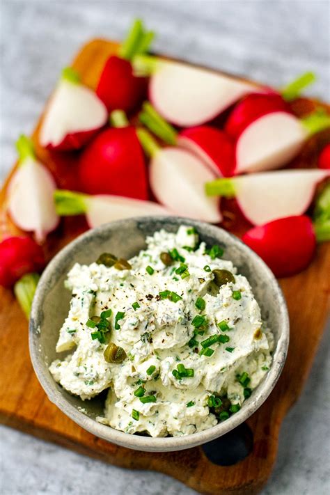 cream-cheese-with-chives-capers-cooked-loved image