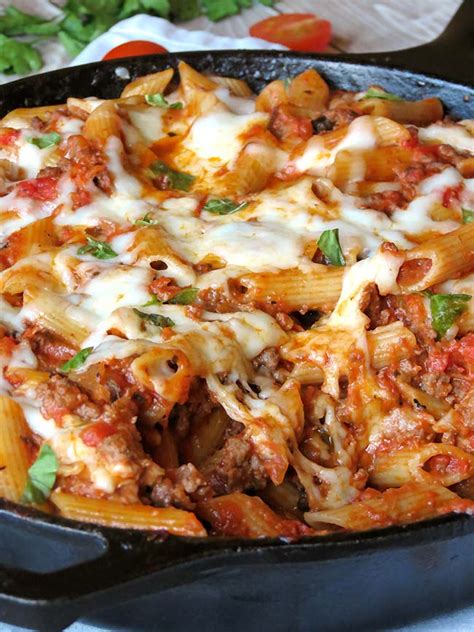 one-pan-cheesy-pasta-bolognese-yummy-addiction image