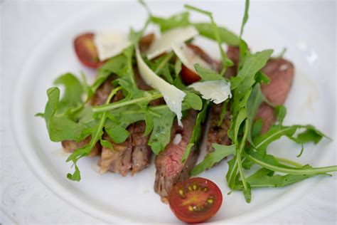 tagliata-di-manzo-sliced-steak-with-rocket-and-shaved image