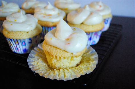 orange-dreamsicle-cupcakes-the-batter-thickens image