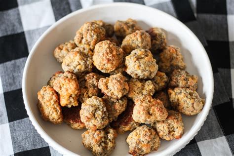 sausage-balls-recipe-classic-bisquick-sausage-balls image
