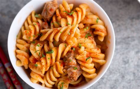 one-pot-lamb-chops-pasta-recipe-eatwell101 image