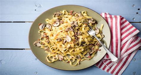 crispy-pancetta-tagliatelle-recipe-hellofresh image