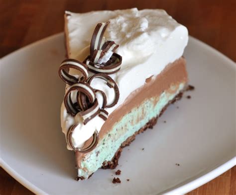easy-grasshopper-ice-cream-pie-mels-kitchen-cafe image