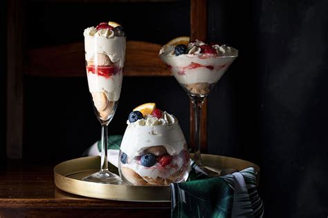 trifle-recipe-with-white-chocolate-cream-and-strawberries image