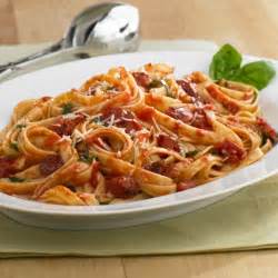 fettuccine-pasta-with-tomatoes-and-garlic-ready-set image