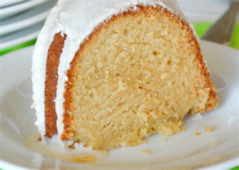 baileys-irish-cream-pound-cake-gonna-want-seconds image
