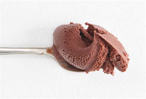 milkiest-chocolate-ice-cream-recipe-leites-culinaria image
