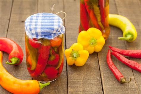 jalapeos-canning-recipes-family-food-garden image