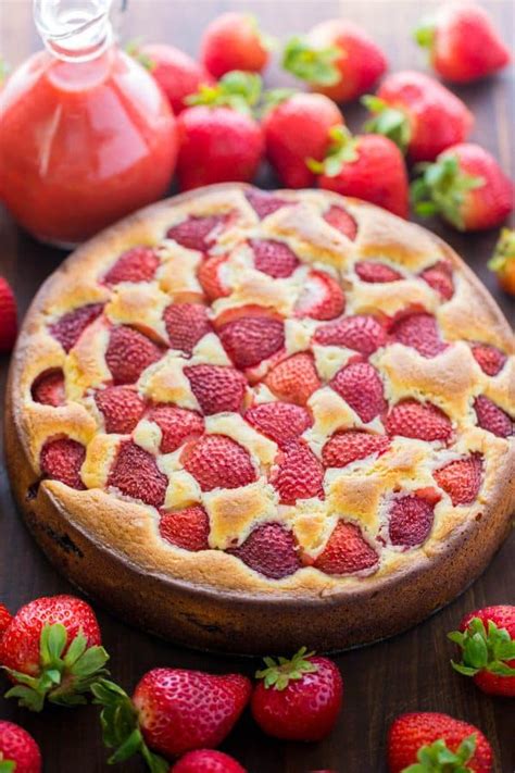 easy-strawberry-cake-with-strawberry-sauce-video image