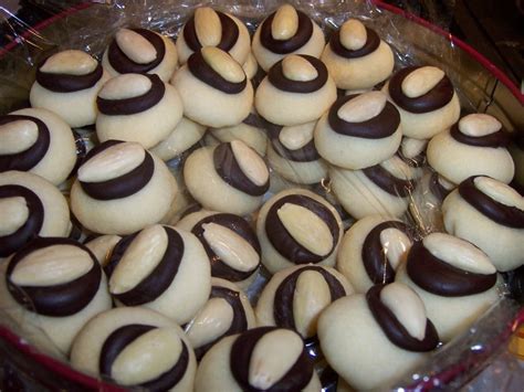 brown-eyed-susan-cookies-a-canadian-foodie image