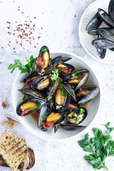 steamed-mussels-with-white-wine-garlic-and image