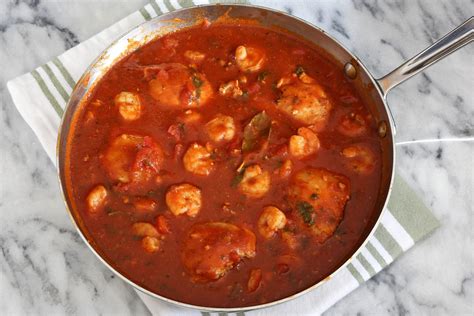chicken-and-shrimp-with-red-pasta-sauce-the image