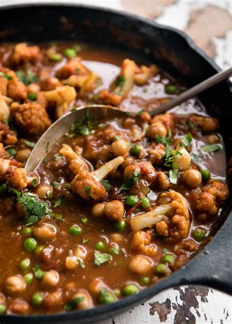 cauliflower-and-chickpea-curry-recipetin-eats image