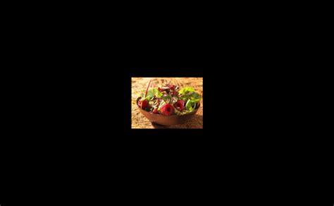 green-salad-with-raspberry-vinaigrette-diabetes-food-hub image