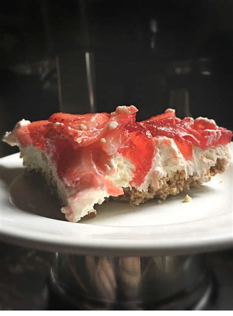 30-minute-strawberry-pretzel-salad-recipe-loaves image