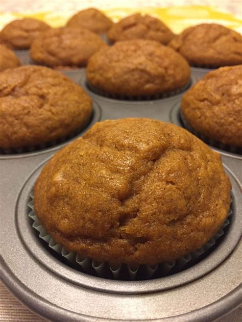 easy-pumpkin-muffins-recipe-makes-giant image