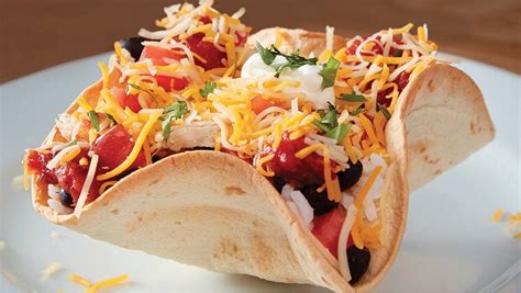 loaded-chicken-taco-bowl-giant-food image