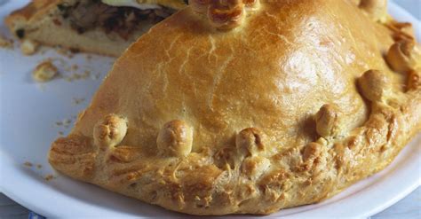 cabbage-and-ground-beef-pie-recipe-eat-smarter-usa image