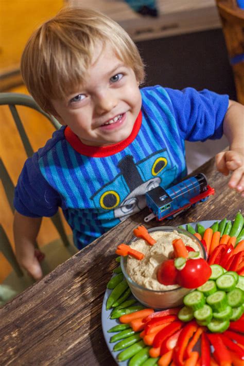 turkey-veggie-tray-kids-cant-resist-eating-eating-richly image