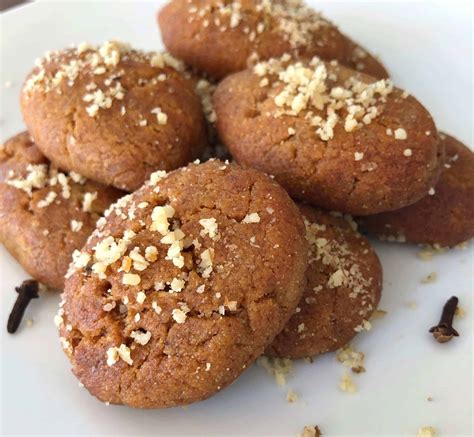 melomakarona-recipe-greek-christmas-honey-cookies image