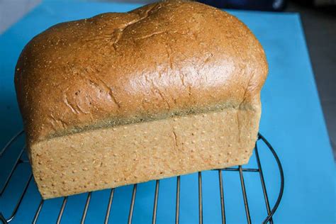 easy-low-carb-bread-recipe-mad-creations-hub image