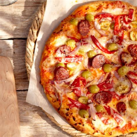 spanish-pizza-with-chorizo-and-manchego-williams image