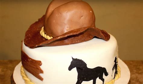 how-to-make-your-very-own-cowboy-cake-texas-hill image