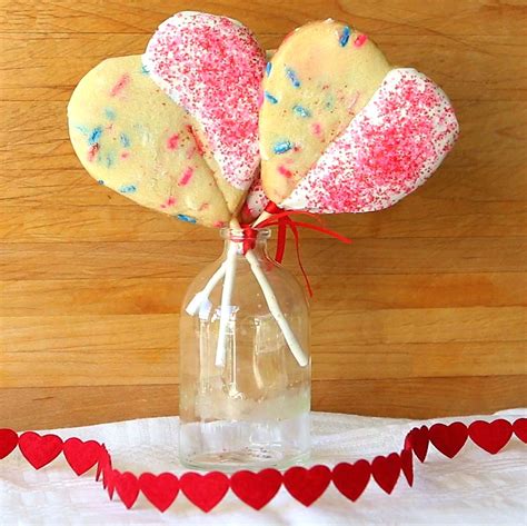 heart-valentine-cookie-pops-recipe-buona-pappa image