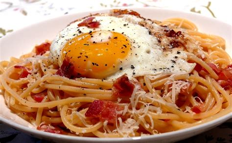 spaghetti-with-bacon-and-eggs-noble-pig image