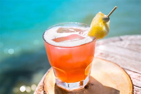 the-mai-tai-5-ways-to-make-this-popular-island-drink image