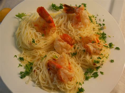 espagueti-con-camarones-al-ajo-people-en-espaol image