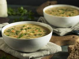 tuscan-white-bean-spinach-soup-carilion-clinic-living image