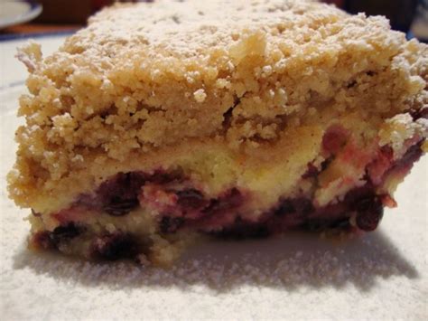 huckleberry-crumb-cake-the-baking-wizard image
