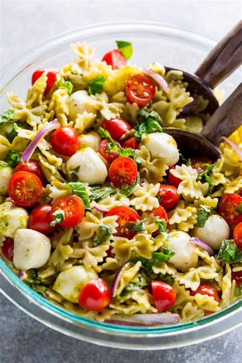 20-minute-tomato-basil-and-mozzarella-pasta-salad image