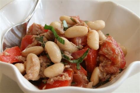tuna-tomato-bean-and-basil-salad-recipe-shockingly image