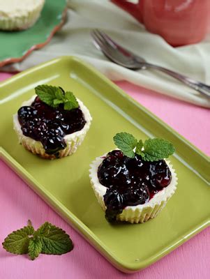 blueberry-cream-cheese-cheesecake-tarts-recipe-paula image