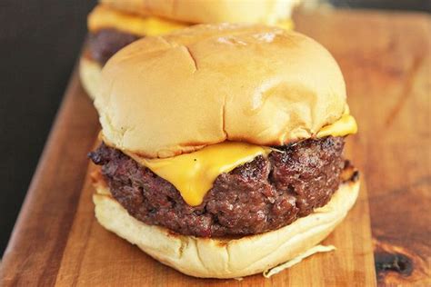 thick-and-juicy-burgers-recipe-serious-eats image