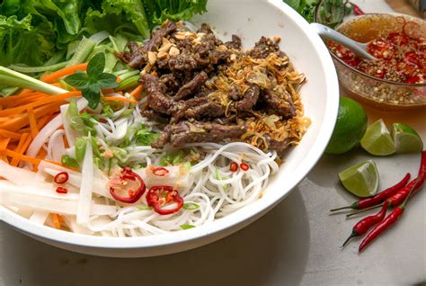 the-vietnamese-noodle-salad-known-as-bun-bo-xao image