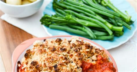 tomato-gnocchi-bake-with-cheesy-oat-crumble-vegan image