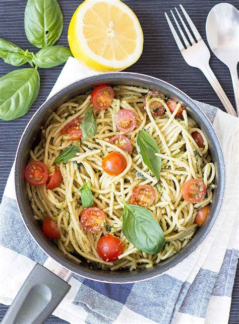 quick-and-creamy-avocado-pasta-15-min-vegan image