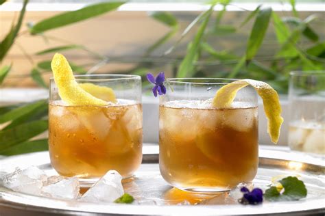 15-refreshing-alcoholic-iced-tea-cocktail image