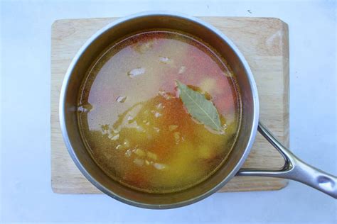 green-borscht-ukrainian-sorrelspinach-soup image