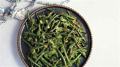 blistered-green-beans-with-garlic-and-miso-recipe-bon image