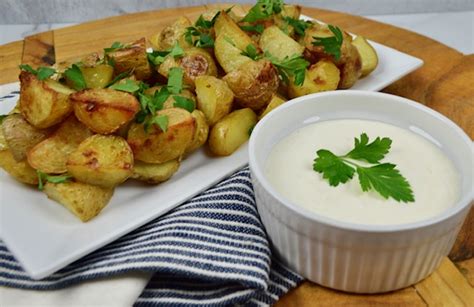 oven-roasted-potatoes-with-horseradish-sauce-leah image