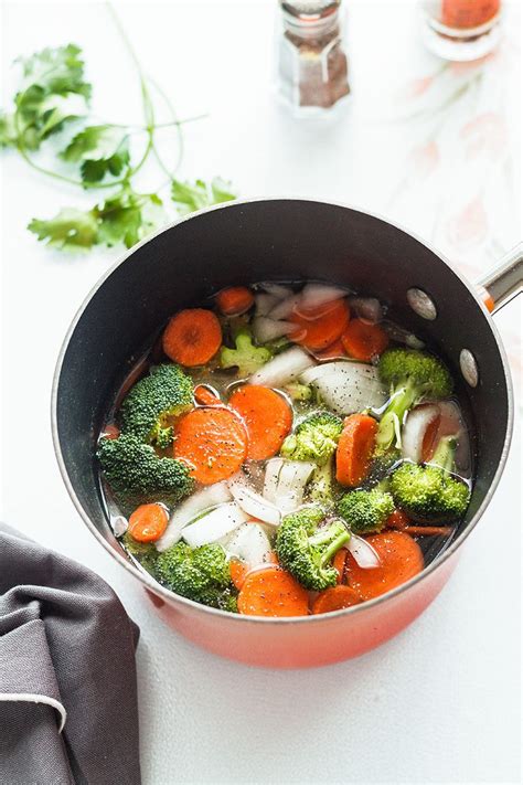 cleansing-detox-broccoli-soup-recipe-eatwell101 image